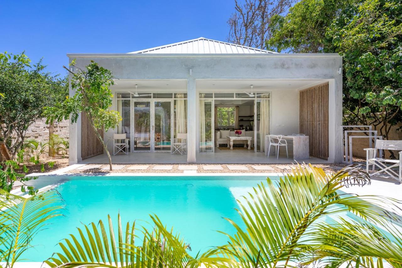 Saffron Villas ディアニ・ビーチ エクステリア 写真
