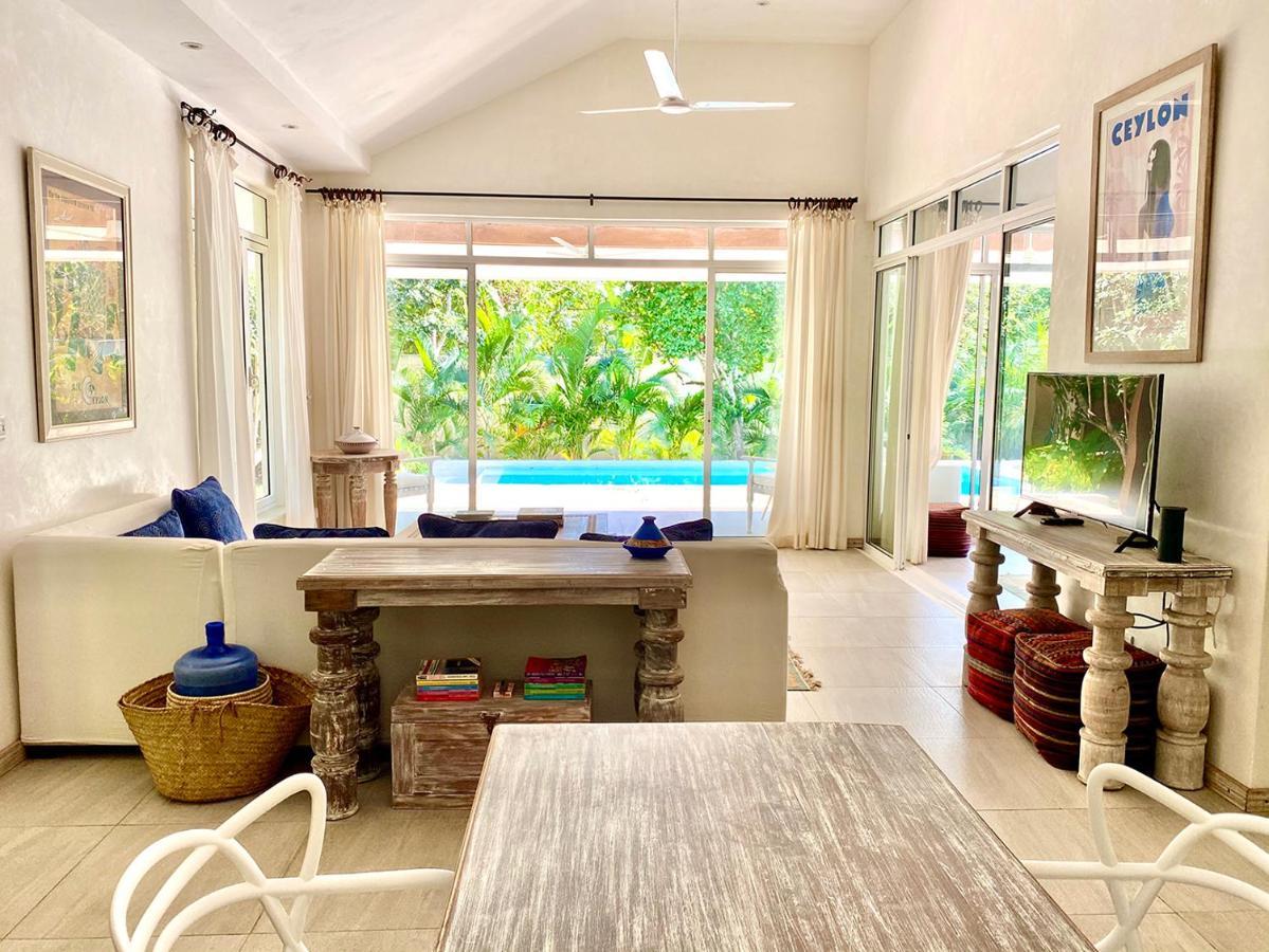 Saffron Villas ディアニ・ビーチ エクステリア 写真