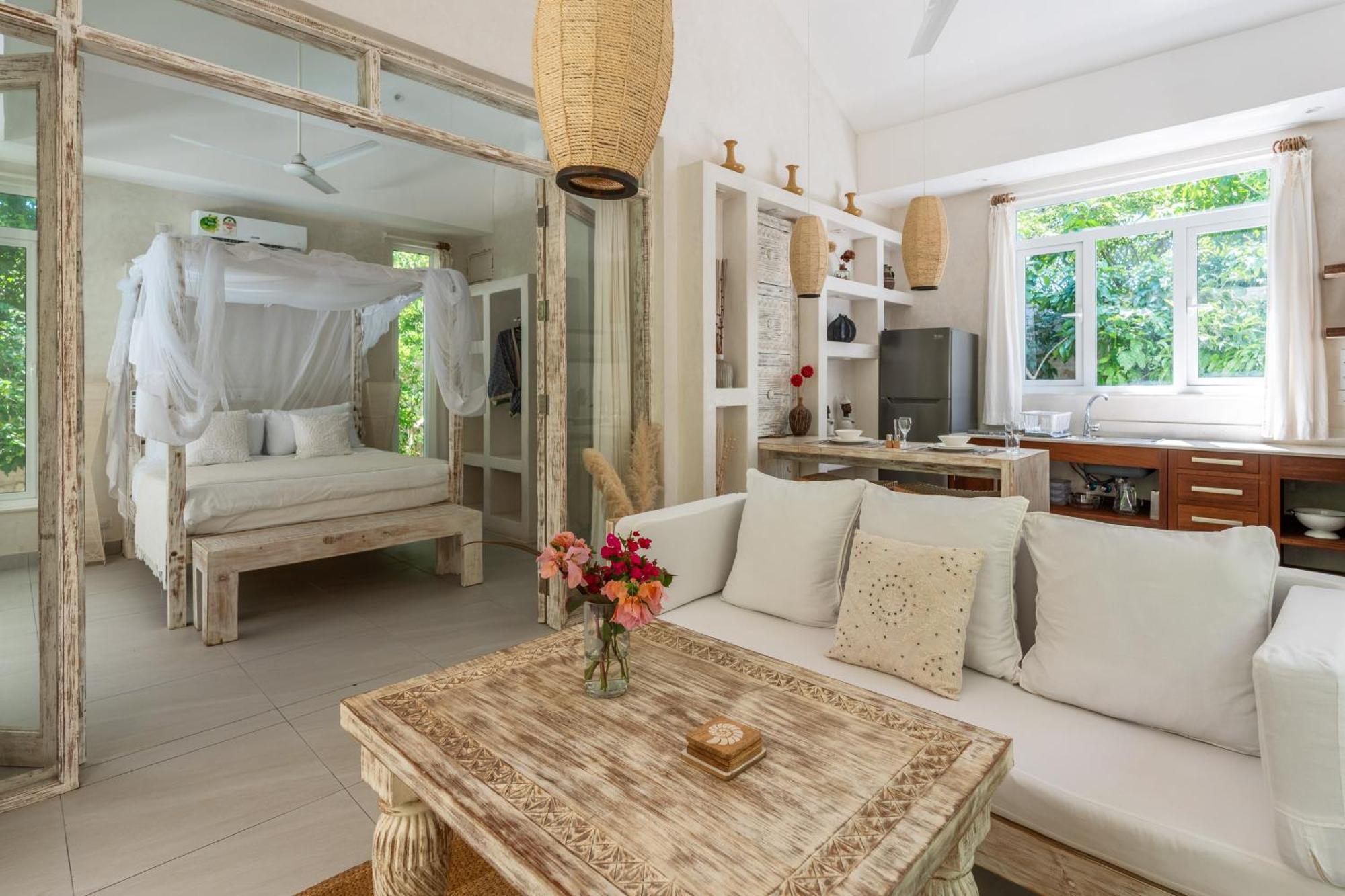 Saffron Villas ディアニ・ビーチ エクステリア 写真