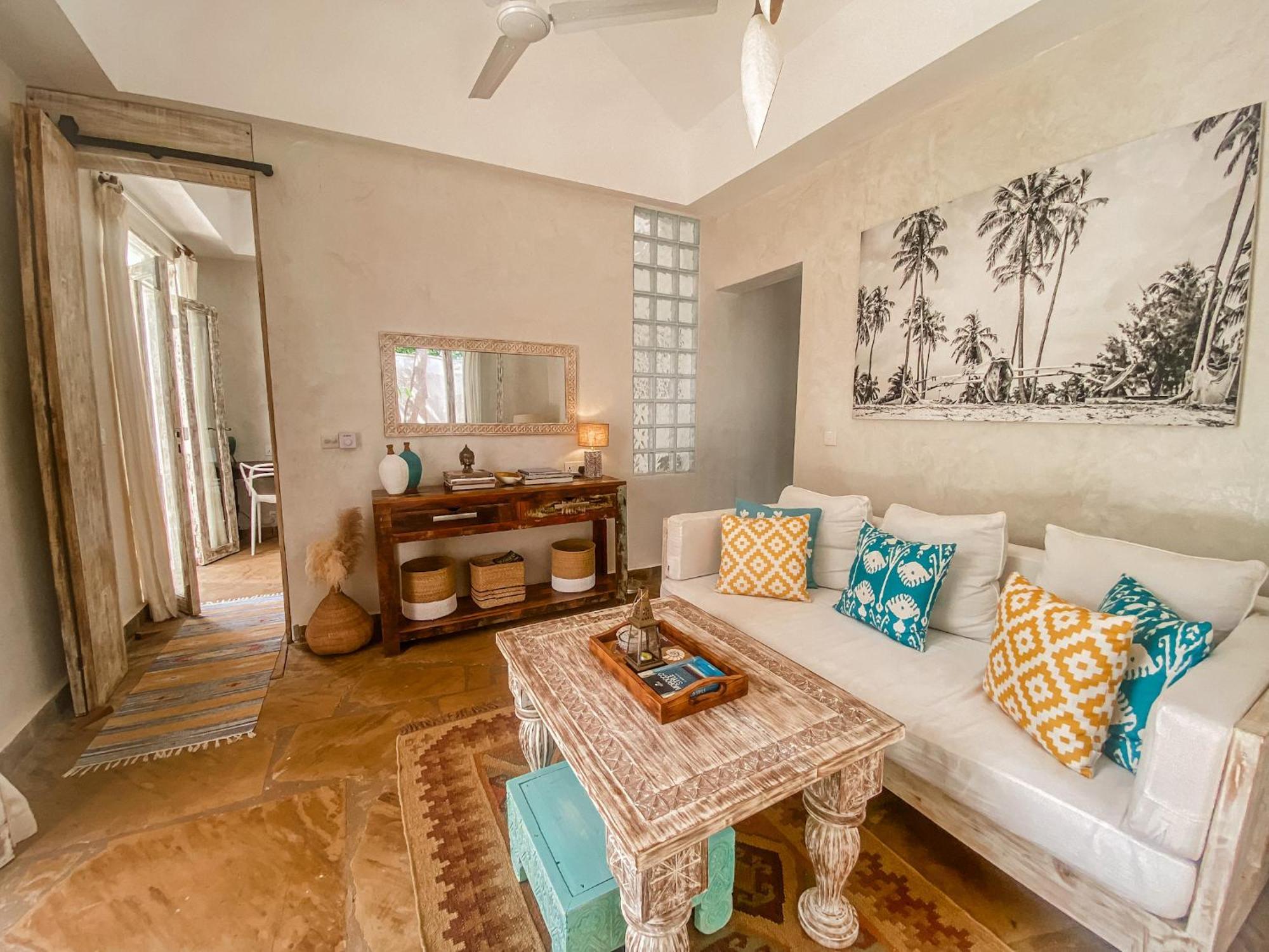 Saffron Villas ディアニ・ビーチ エクステリア 写真