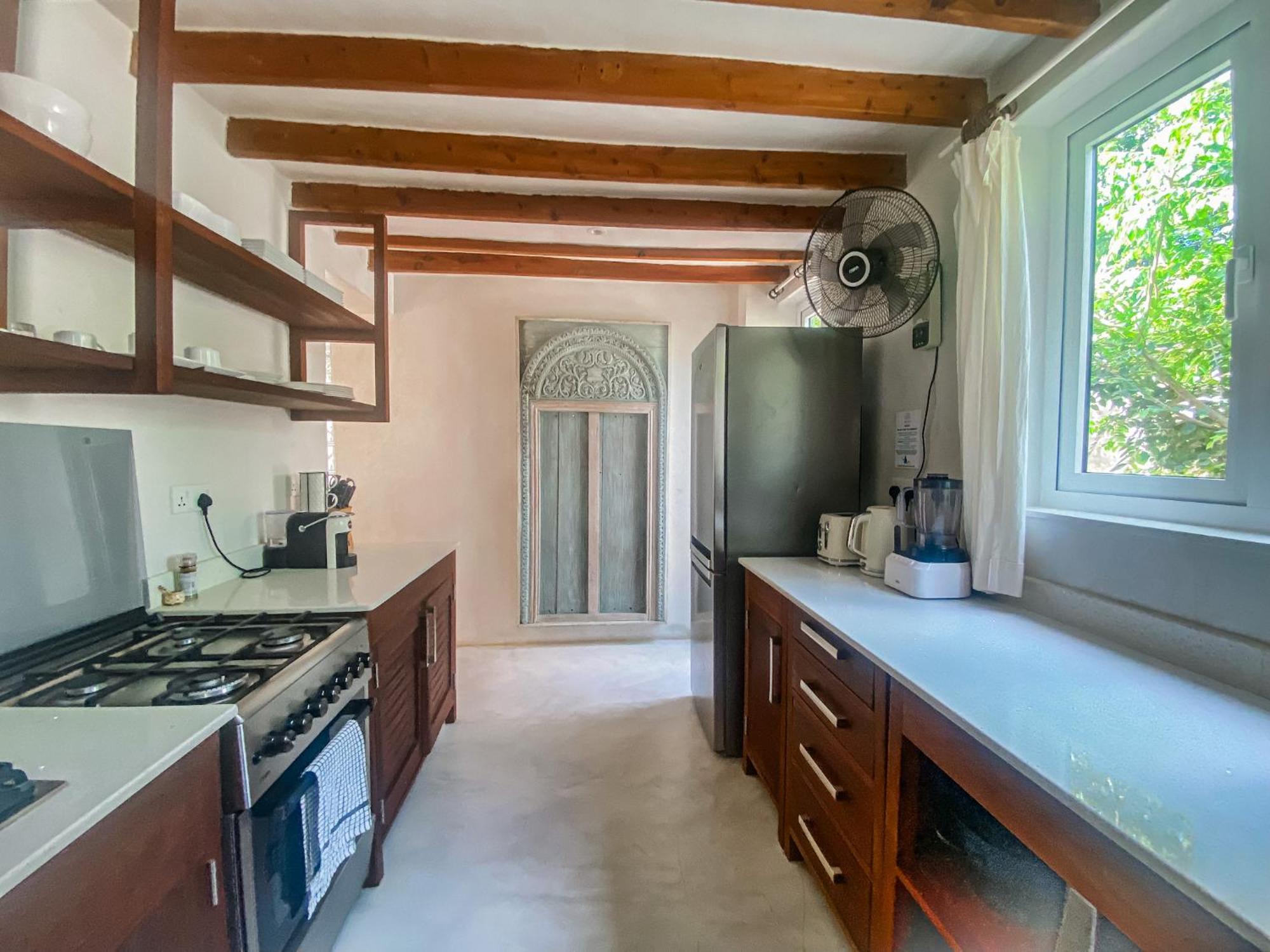 Saffron Villas ディアニ・ビーチ エクステリア 写真