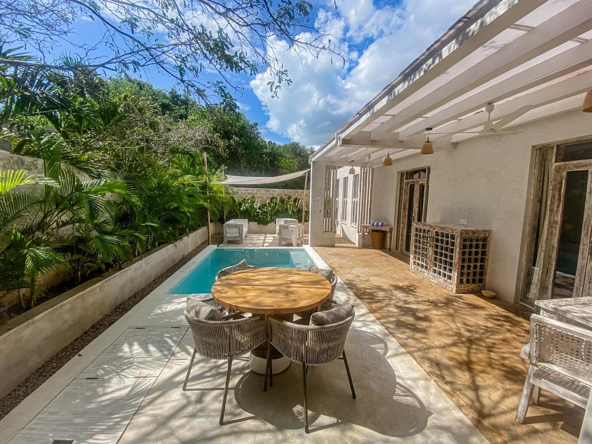 Saffron Villas ディアニ・ビーチ エクステリア 写真